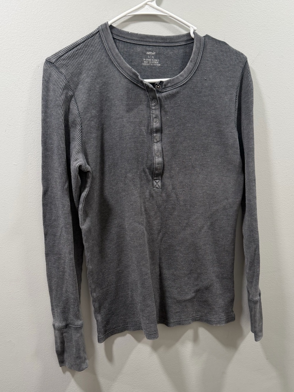 aerie womens Charcoal Waffle Henley Long-Sleeve Shirt L distressed